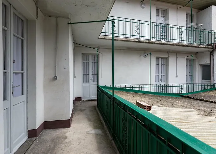 Di Germagno Hostel *